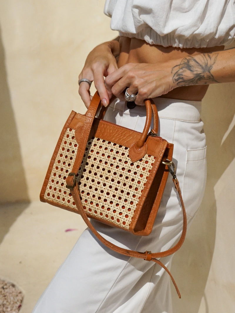 Prague Clutch Tan
