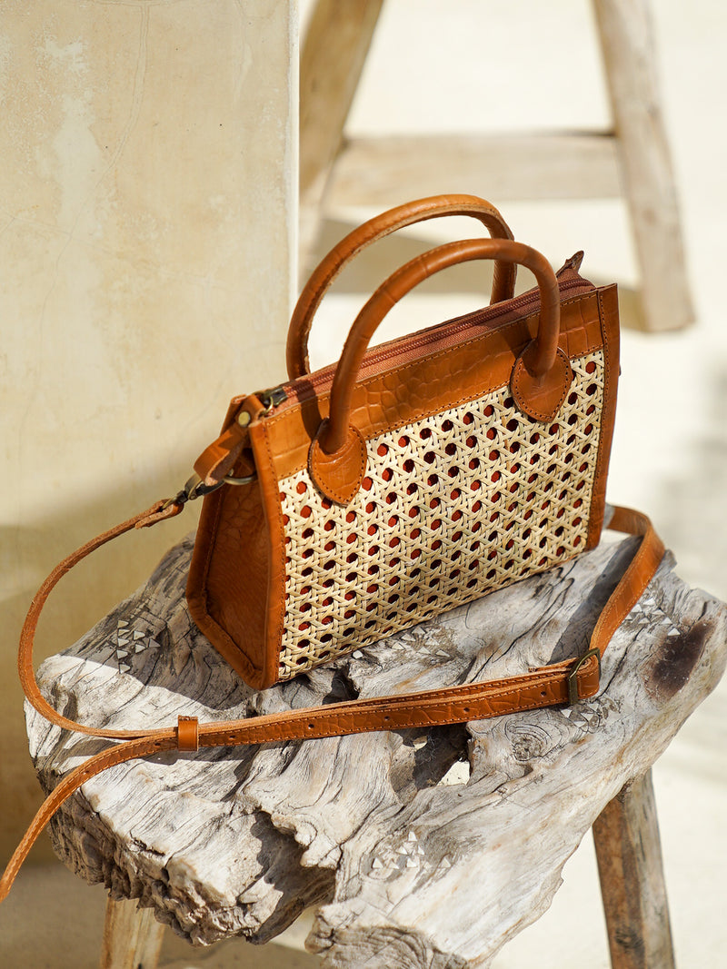 Prague Clutch Tan