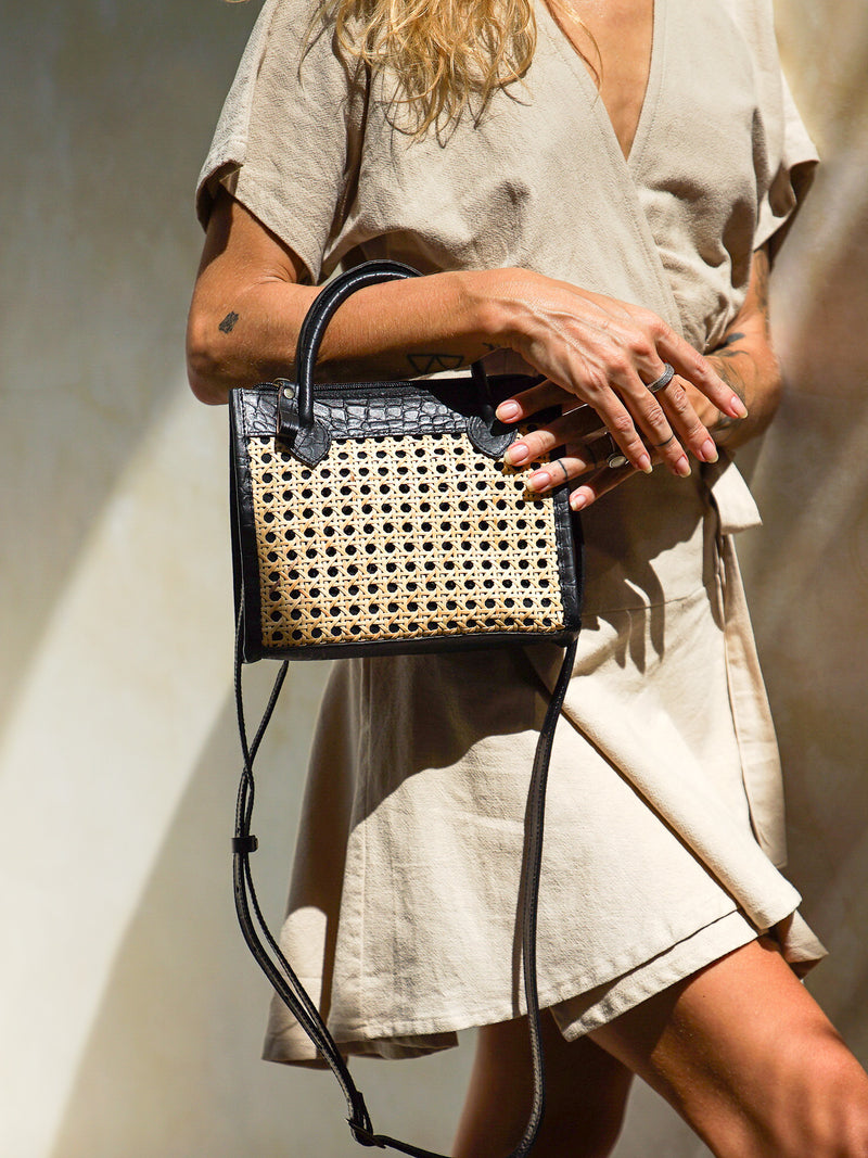 Prague Clutch Black